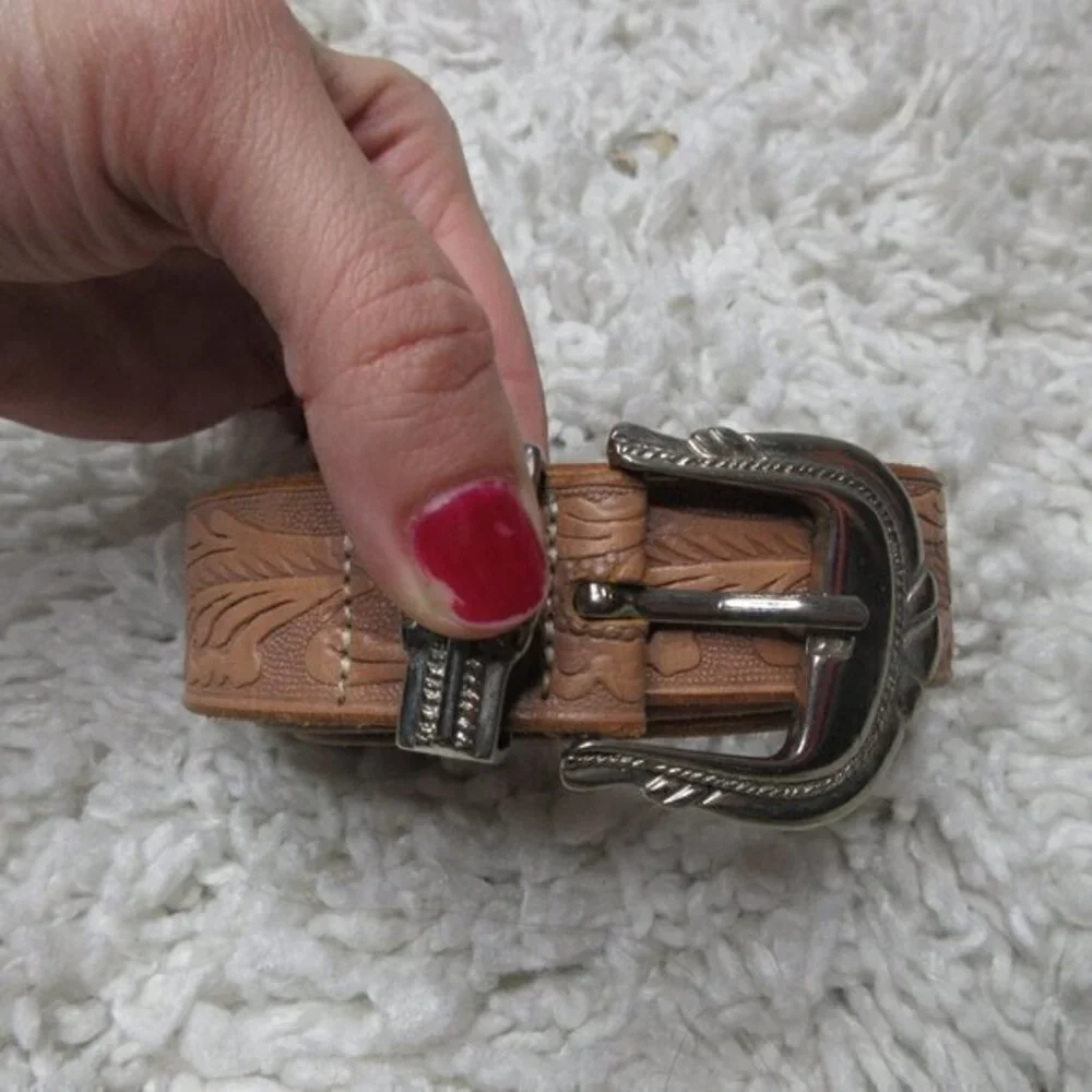 Bonwit Teller embossed‎ leather belt sz M